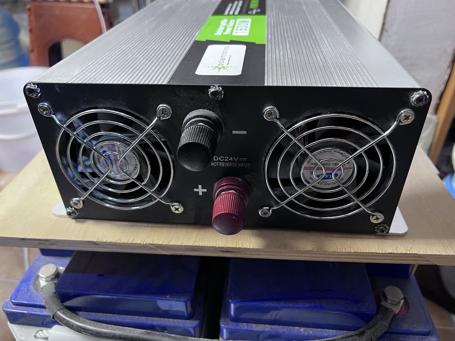 Збірка 3,6 квт/год Інвертор Solartronics 24-220В UPS 1500W + AGM 150AH