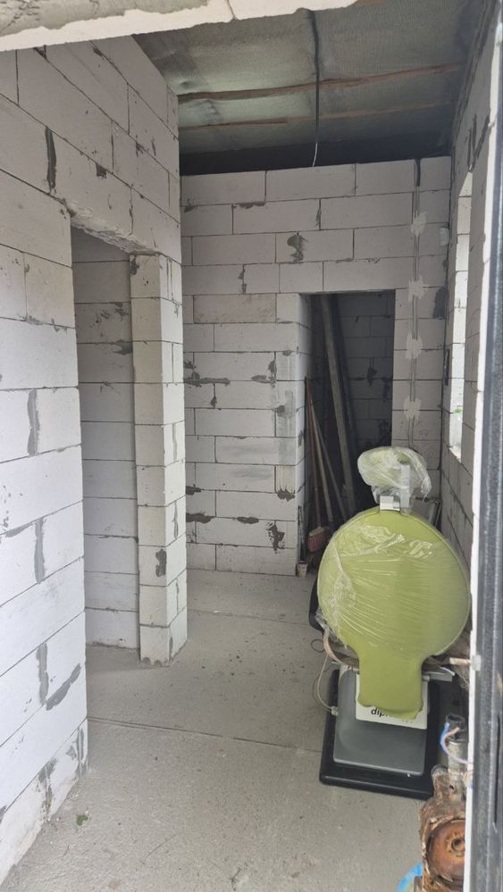 Продам будинок в центрі Підгородного, терміново