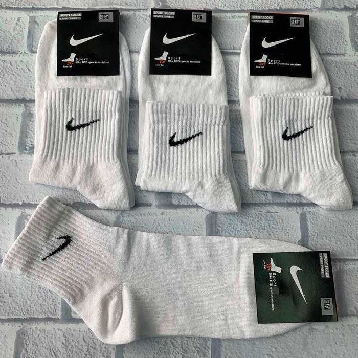 Середні шкарпетки Nike. Мужские, яркие, спортивные носки