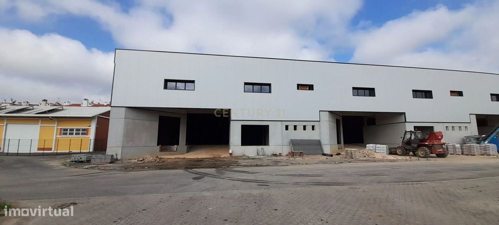Armazém situado num condomínio fechado em Arruda dos Vinhos