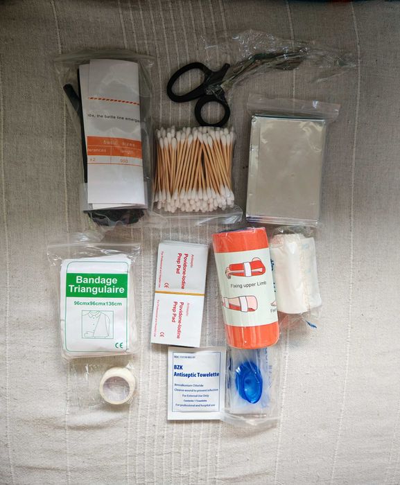 Apteczka wojskowa taktyczna IFAK z wyposażeniem nowa