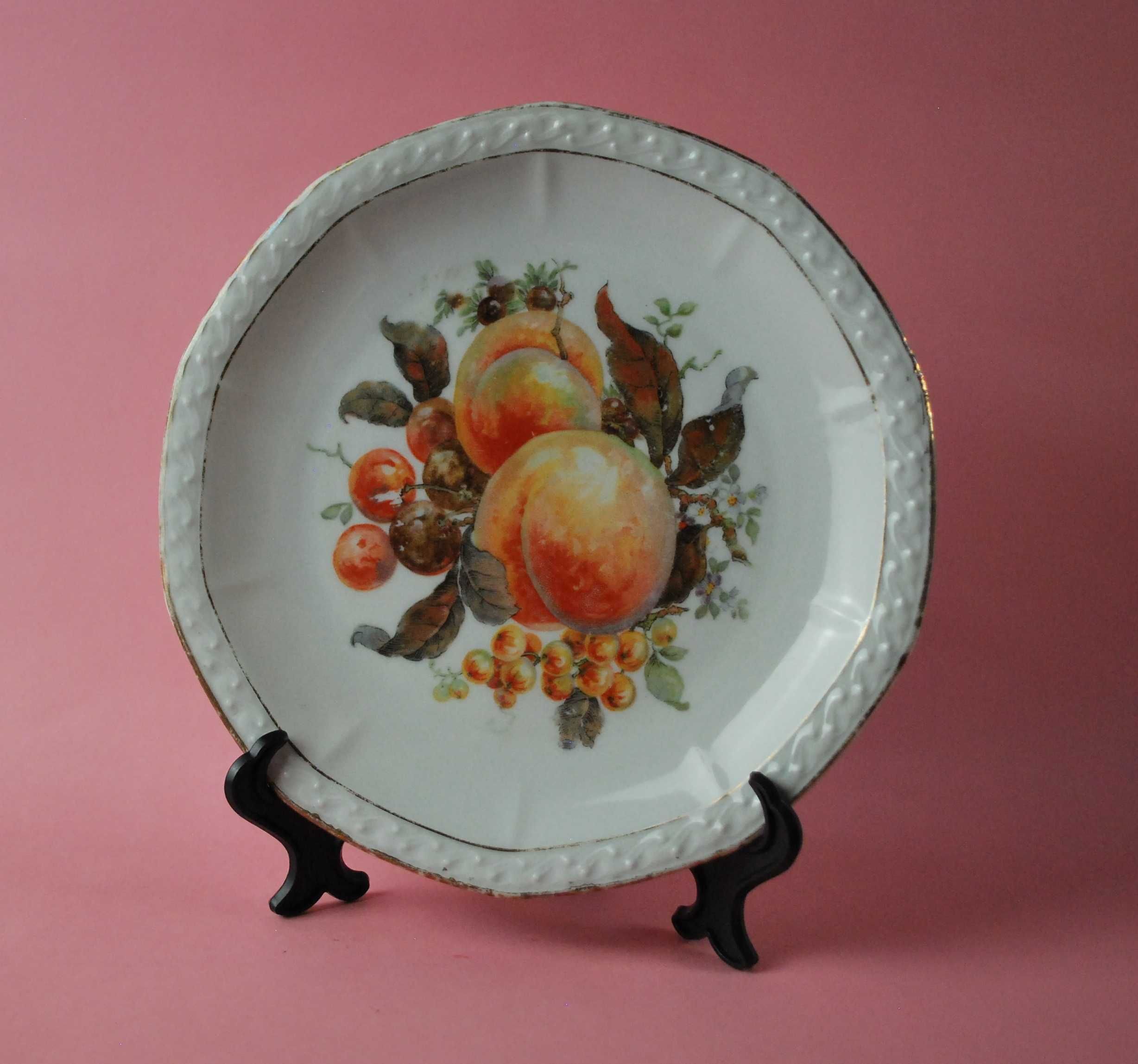 8 talerzy vintage retro porcelana owoce