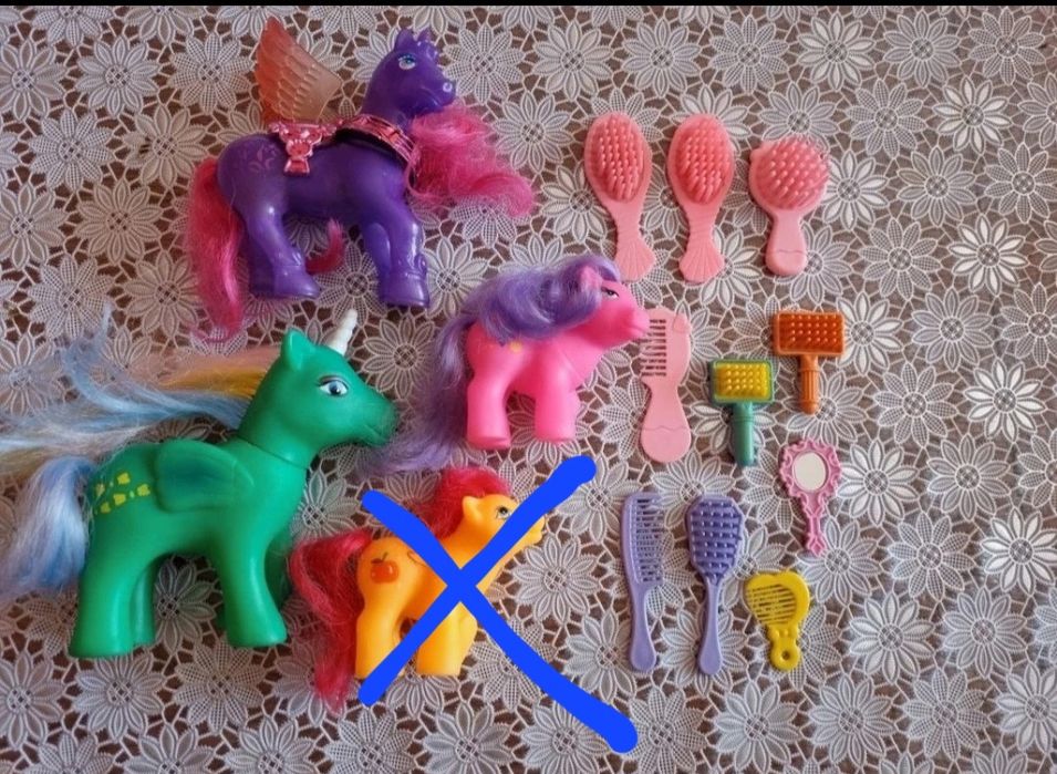 Komplet kucyków z pegazami + akcesoria