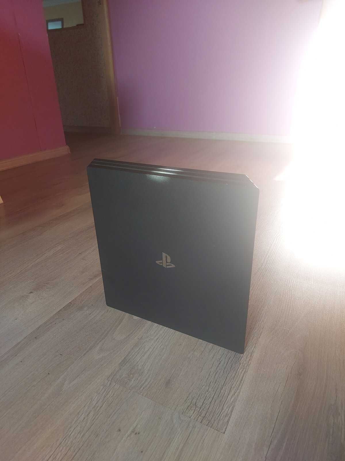 PlayStation 4 pro 1 TB + джойстик + 7 дисків