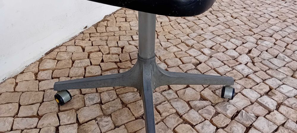 Cadeira Vintage de escritório rotativa da marca Handy