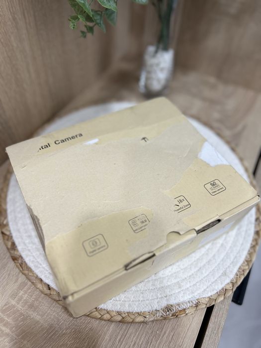 Цифрова камера 4K 56 МП з автофокусом та 16-кратним зумом поворотним е