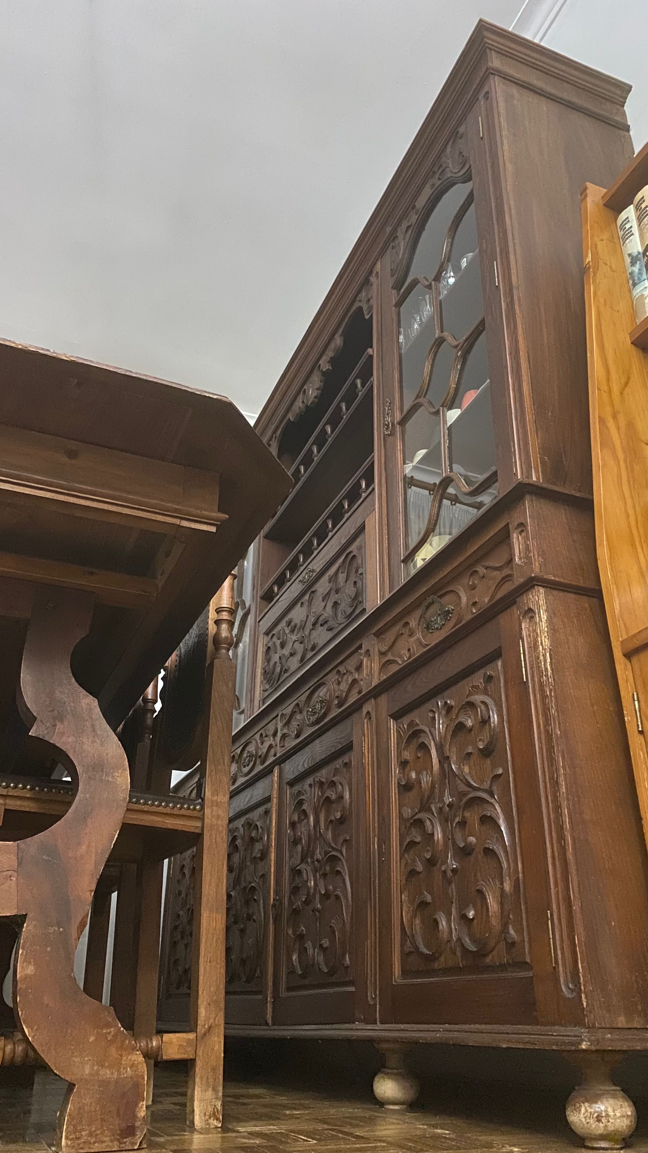 Conjunto Antigo de Sala: Mesa e cadeiras + Cristaleira Madeira Maciça