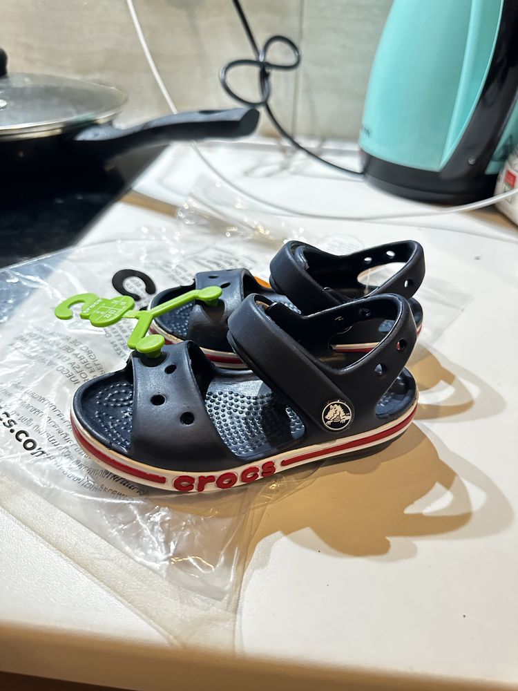 Босоножки Crocs