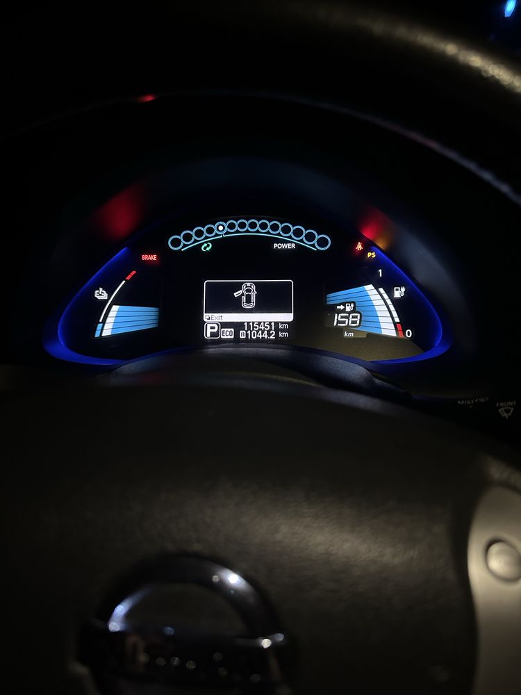 Nissan Leaf SV 2015 року
