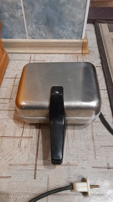 Вафельниця "Ласунка"