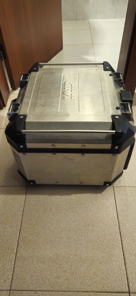 Top case  Givi Trakker Outback 42 Lt