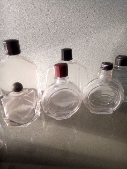 Stare buteleczki po perfumach-lata 20-30.