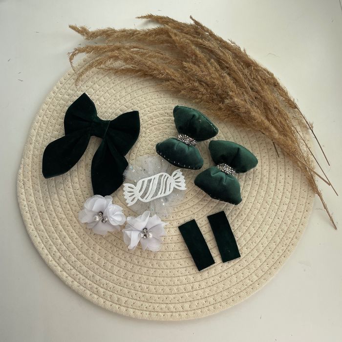 Набір святкових бантиків та аксесуарів для дівчаток