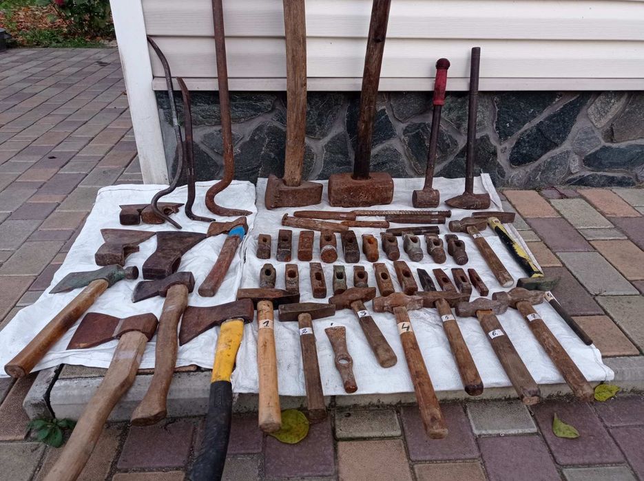Молоток. Кувалда. Сокира. Топор. Кирка. Рачок. Гвоздодер.