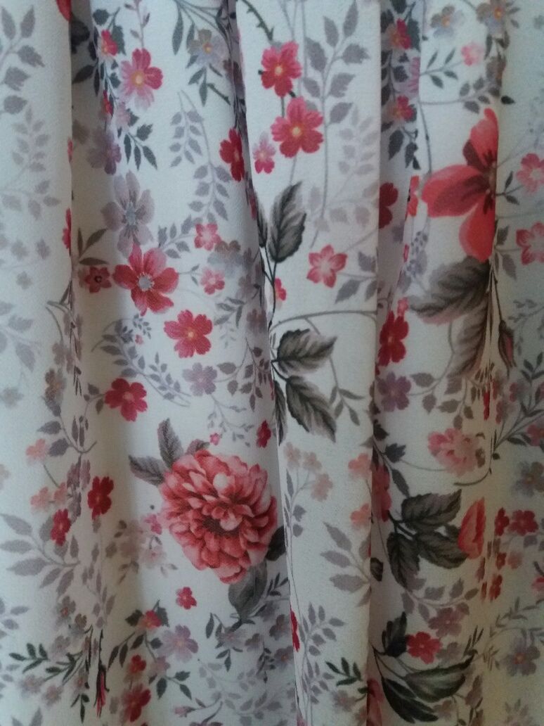 Letnia sukienka w kwiaty odkryte ramiona 38/40