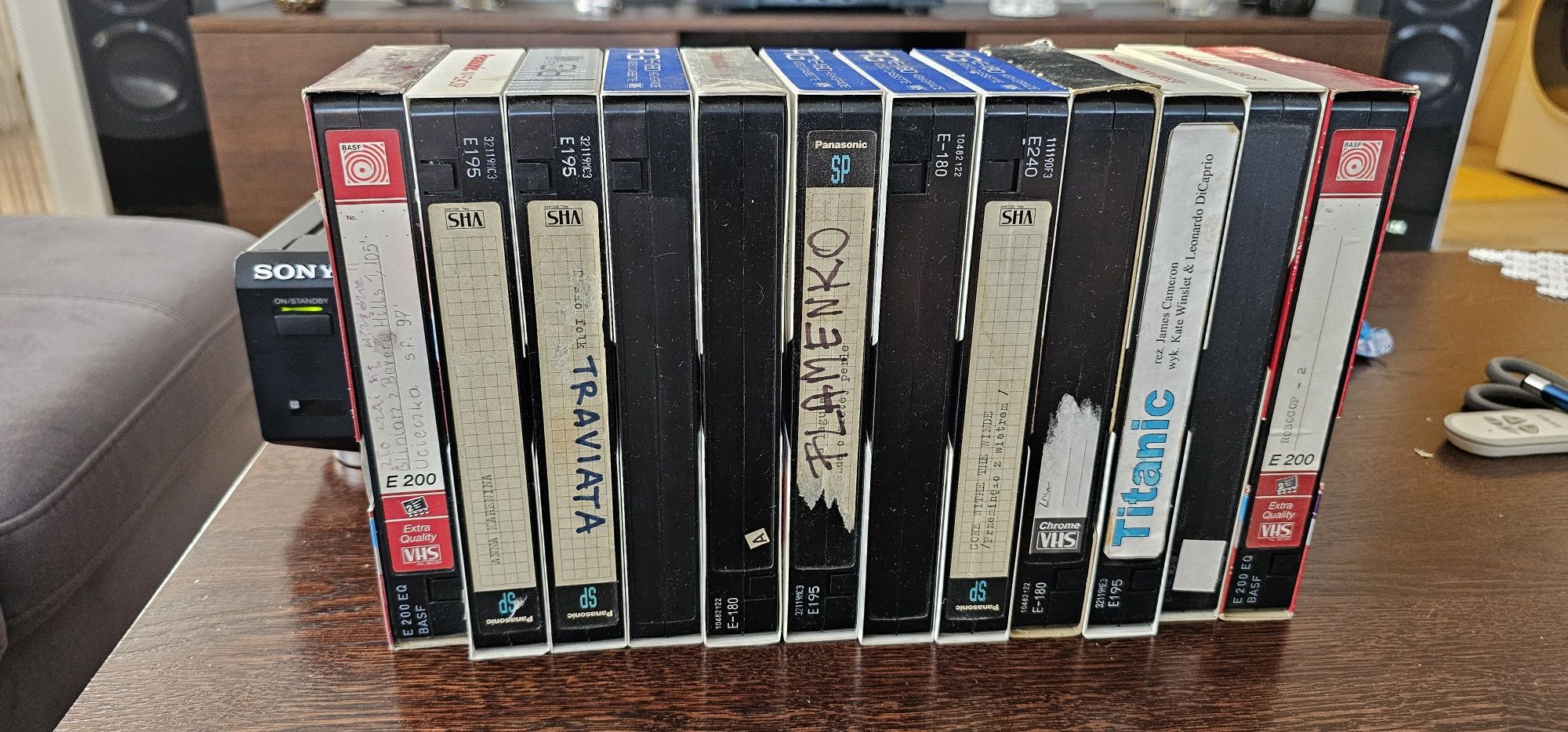 pakiet 12 kaset VHS
