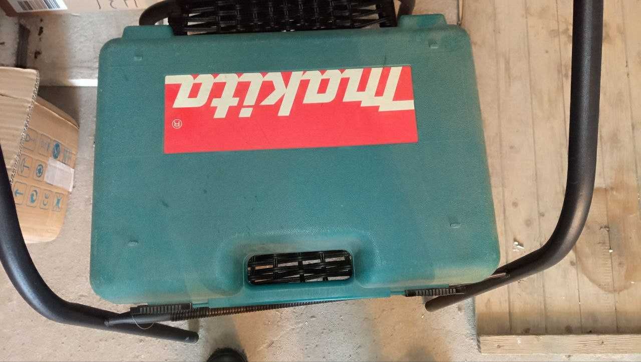 Шуруповерт Makita 6270DWAE