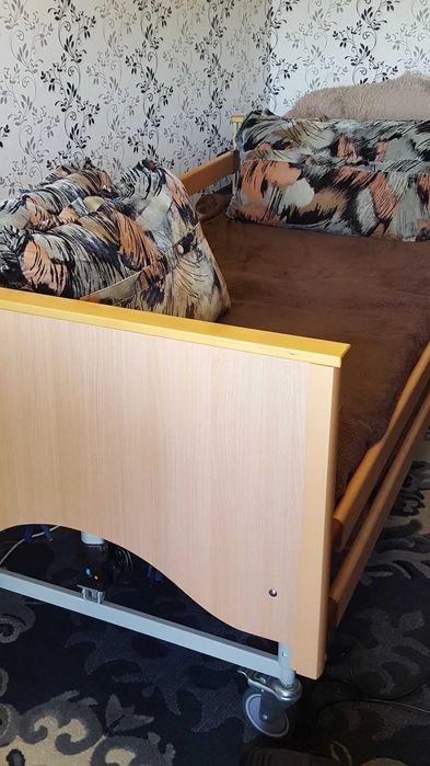 łóżko rehabilitacyjne elektryczne sprawne 100% + GRATIS PAMPERSY