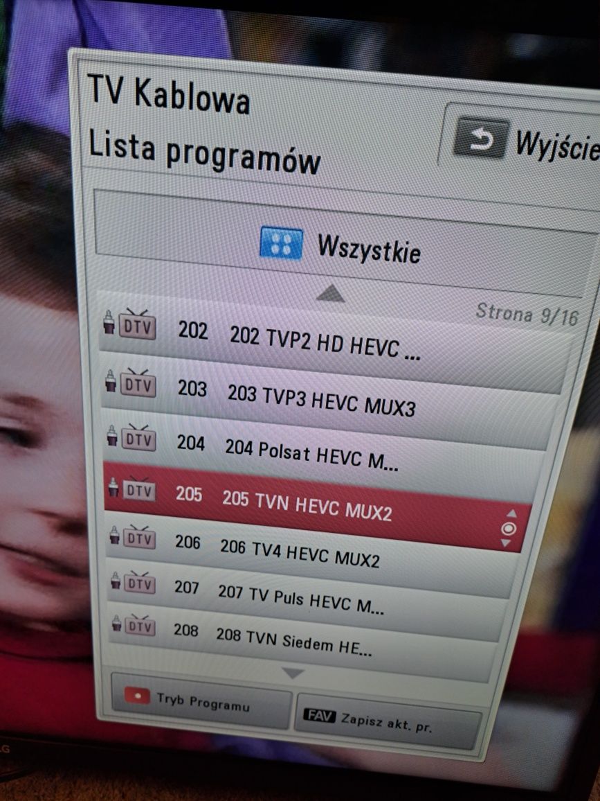 Led  tv 32cale FullHd DVBT2 HEVC odbiera bez zadnych dekoderow
