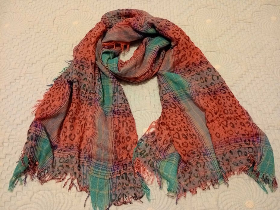 Lenços variados. Como Novos.