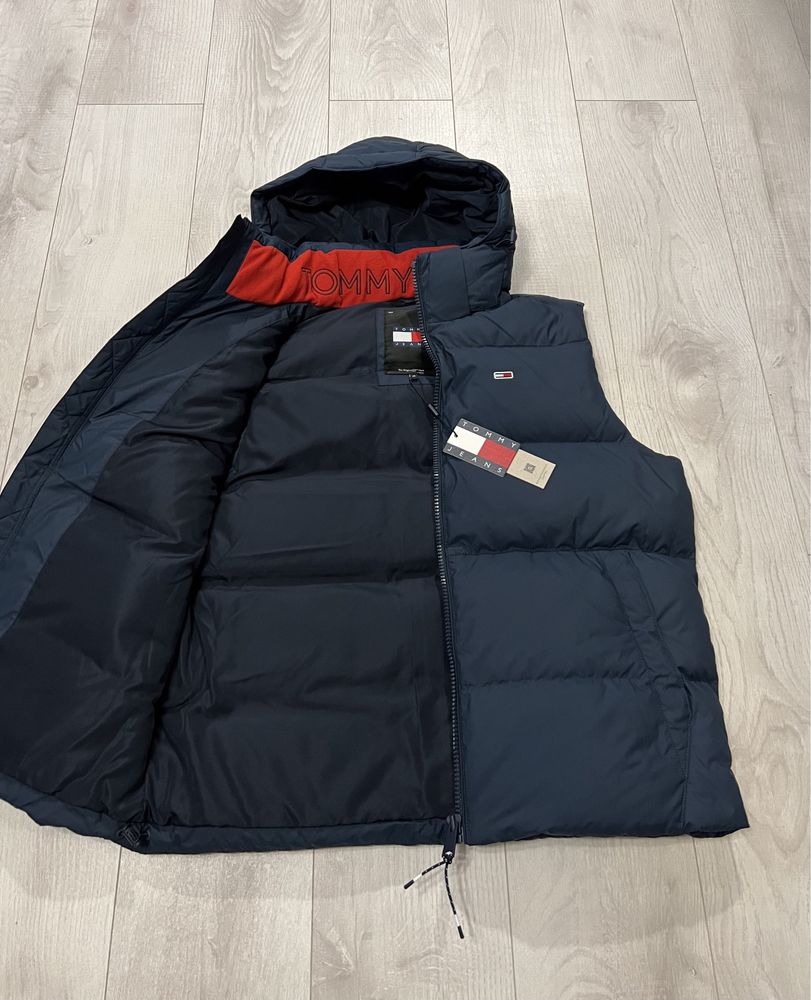 Жилетка Tommy Hilfiger  Новая Оригинал