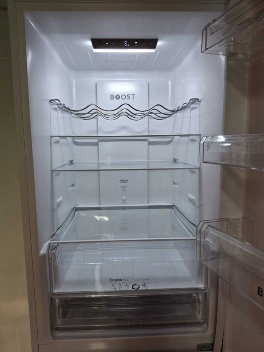 Frigorífico praticamente novo