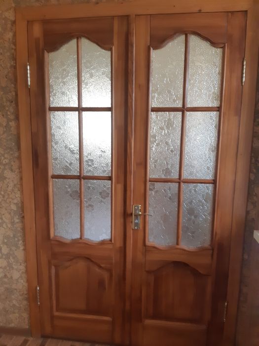 Двері дерев'янні вхідні коробка