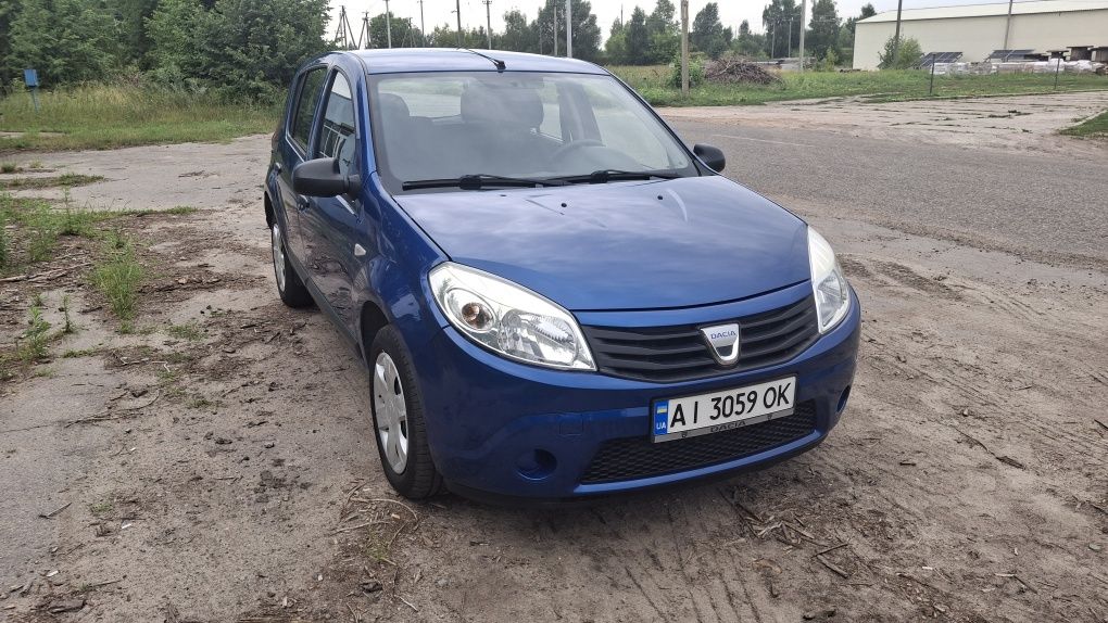 Dacia sandero1.2 16v пробіг126000км 2009р