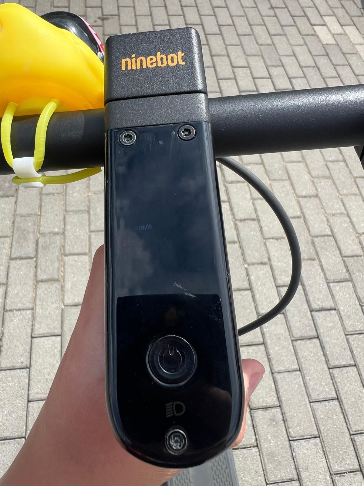 Hulajnoga elektryczna SEGWAY Ninebot KickScooter Max G2