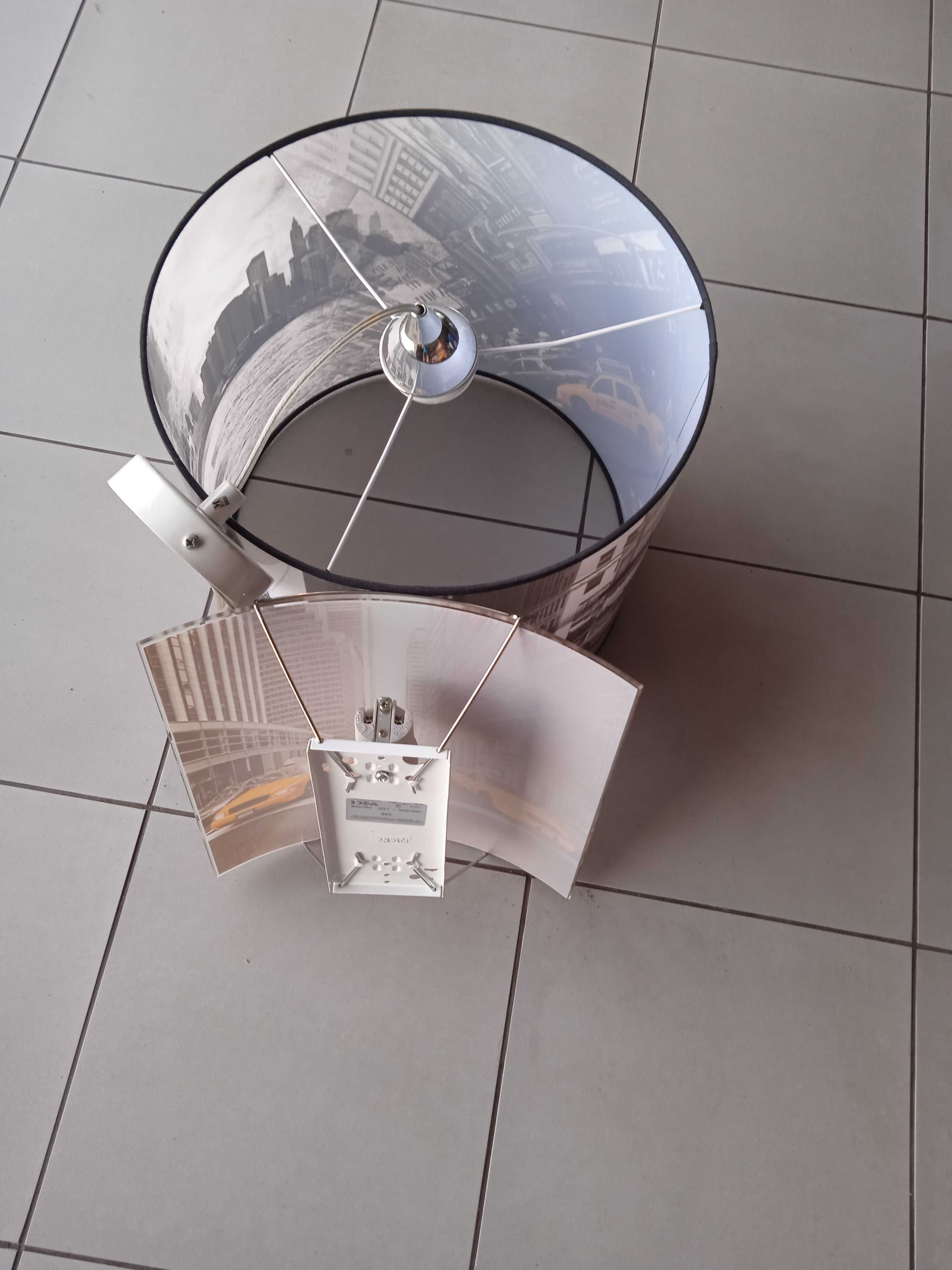 Lampa w komplecie z kinkietem