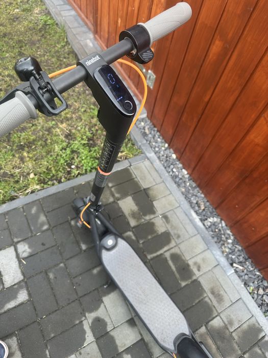 Продам самокат ninebot F20