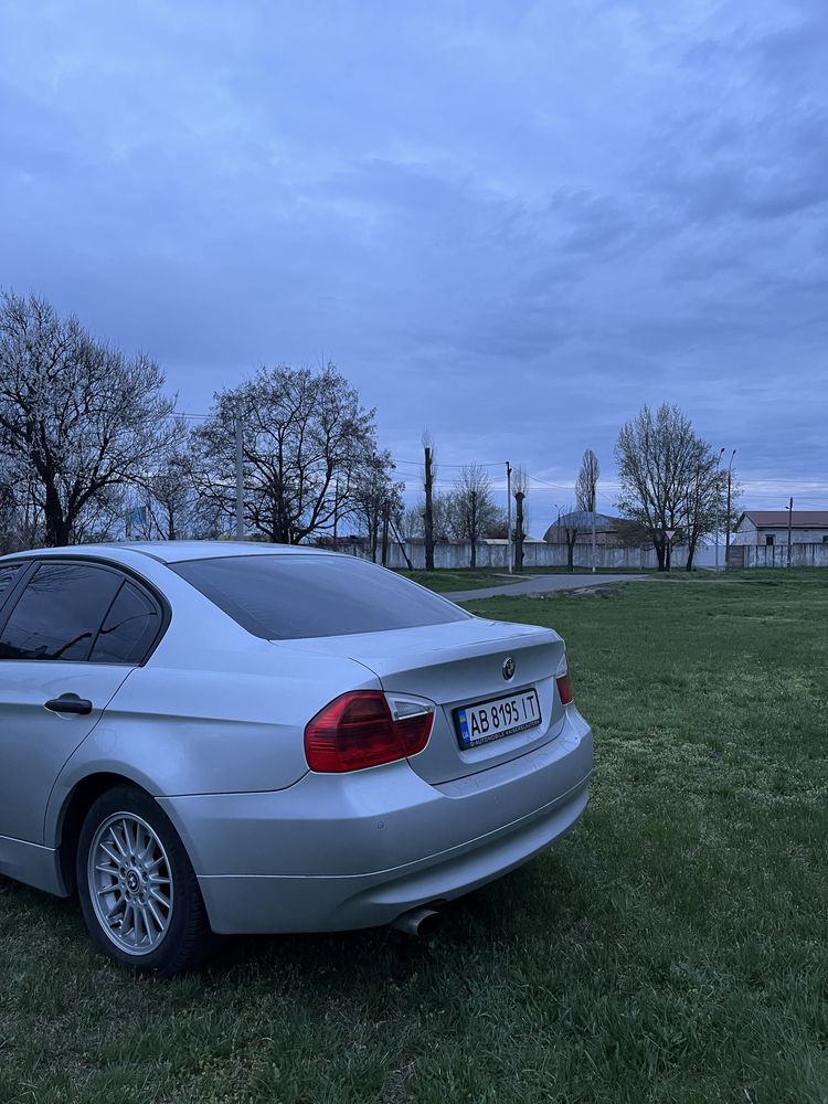 BMW 3 Series E90 2005 года , интересует обмен