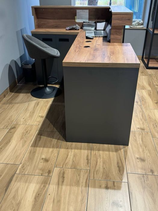 Рецепшн з дерева