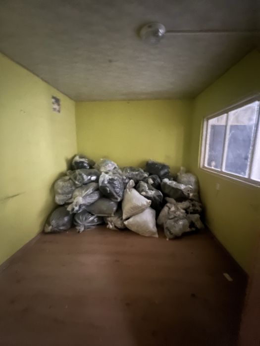 Продаж комерційного приміщення 220 кв.м на приватній  зем .4 сотки.