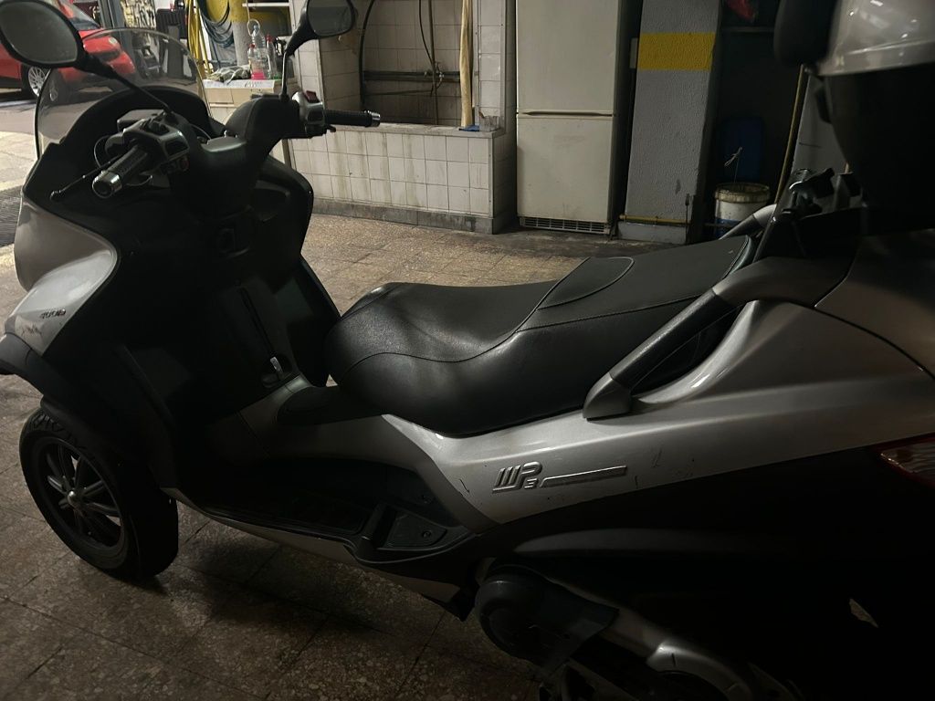 Piaggio MP3 400 ie