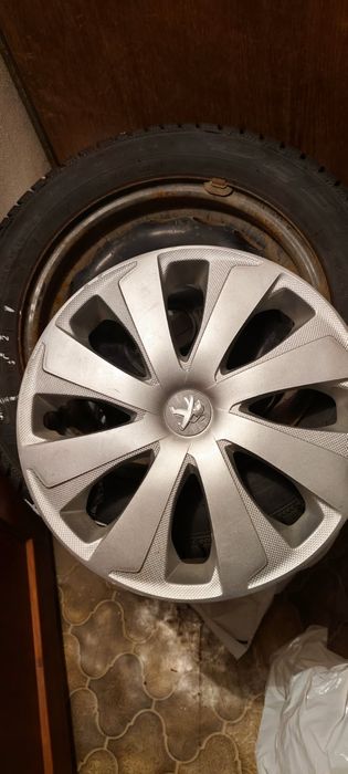 Opony zimowe Dębica FrigoR14 na felgach +sruby+kołpaki