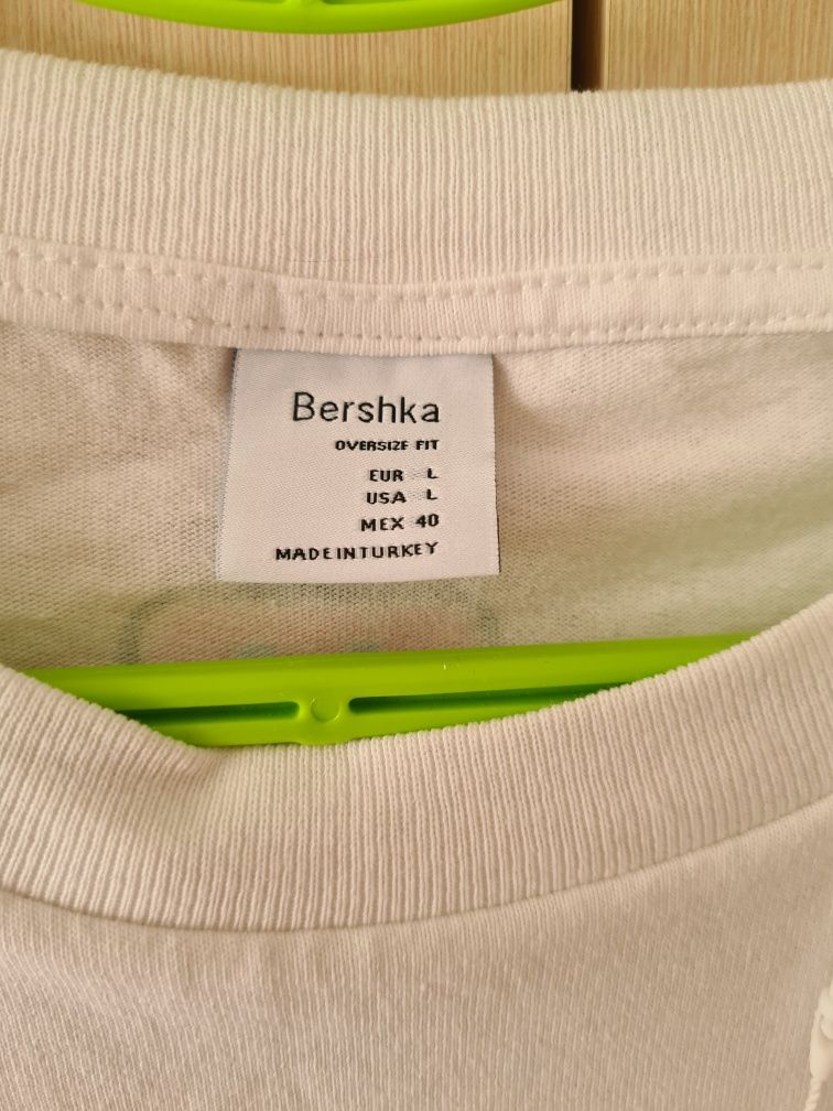 Нова чоловіча футболка Bershka