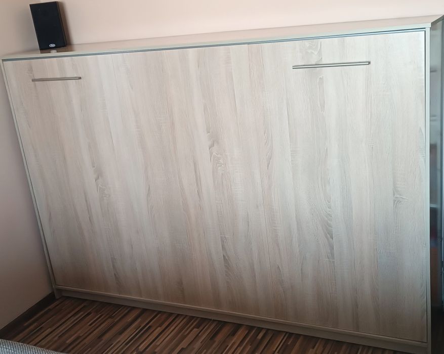 Półkotapczan, łóżko podnoszone, sypialnia chowana 242/142/42cm.