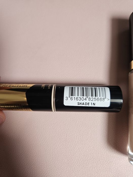 Max factor facefinity zestaw N32 i N1 podkład i korektor