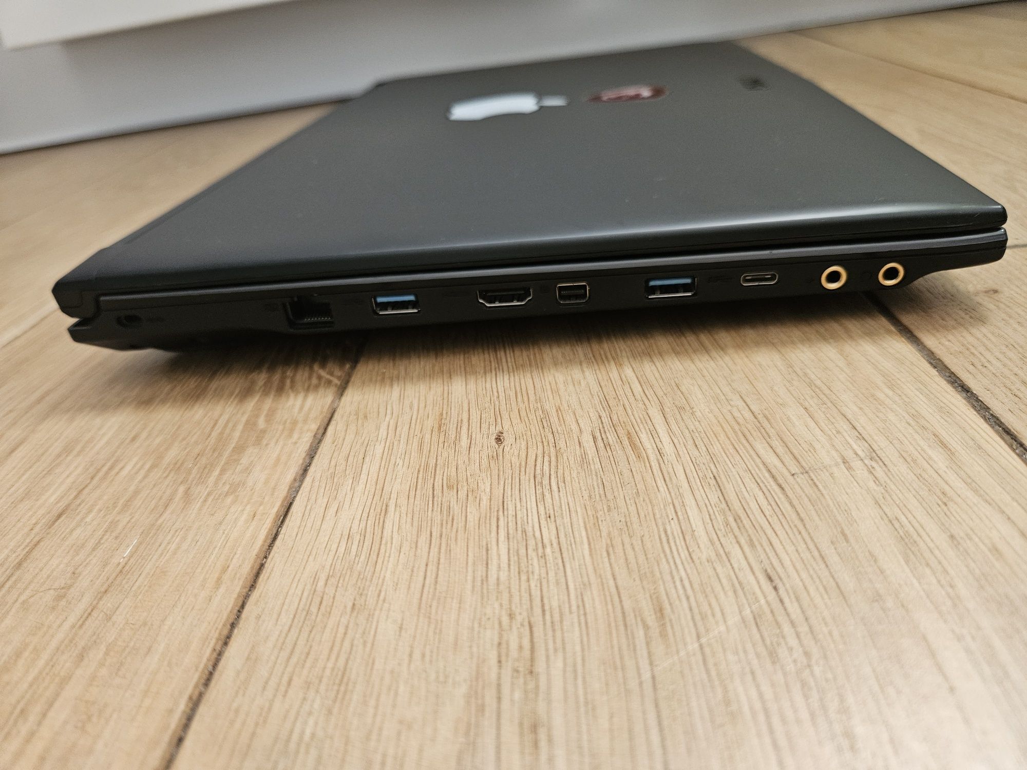 Laptop do gier MSI GV62 i7 Win10