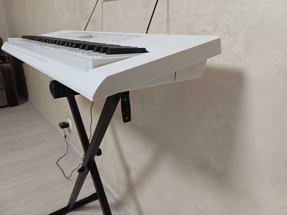 Синтезатор Casio LK-247!!! Динамічна модель! Піаніно.