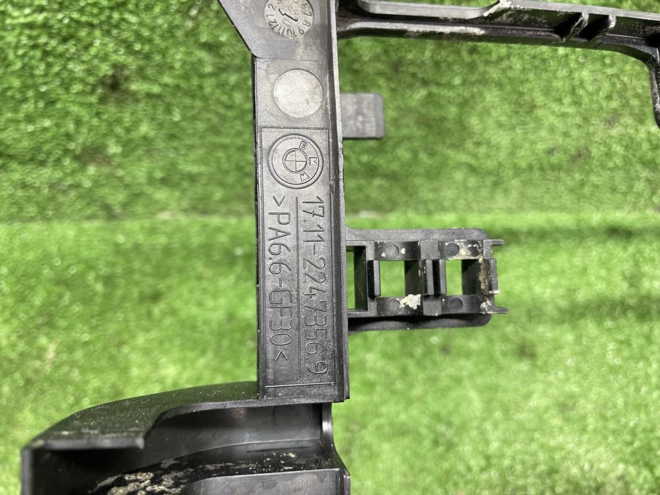 Касета радіаторів BMW е39 е38 2.5 3.0 м57 кріплення радіатора бмв