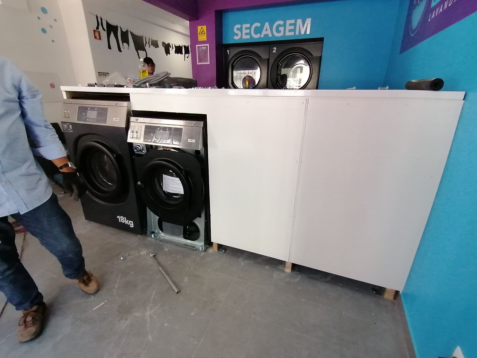Self-service lavandaria Líder de mercado em Portugal 28 dias montado