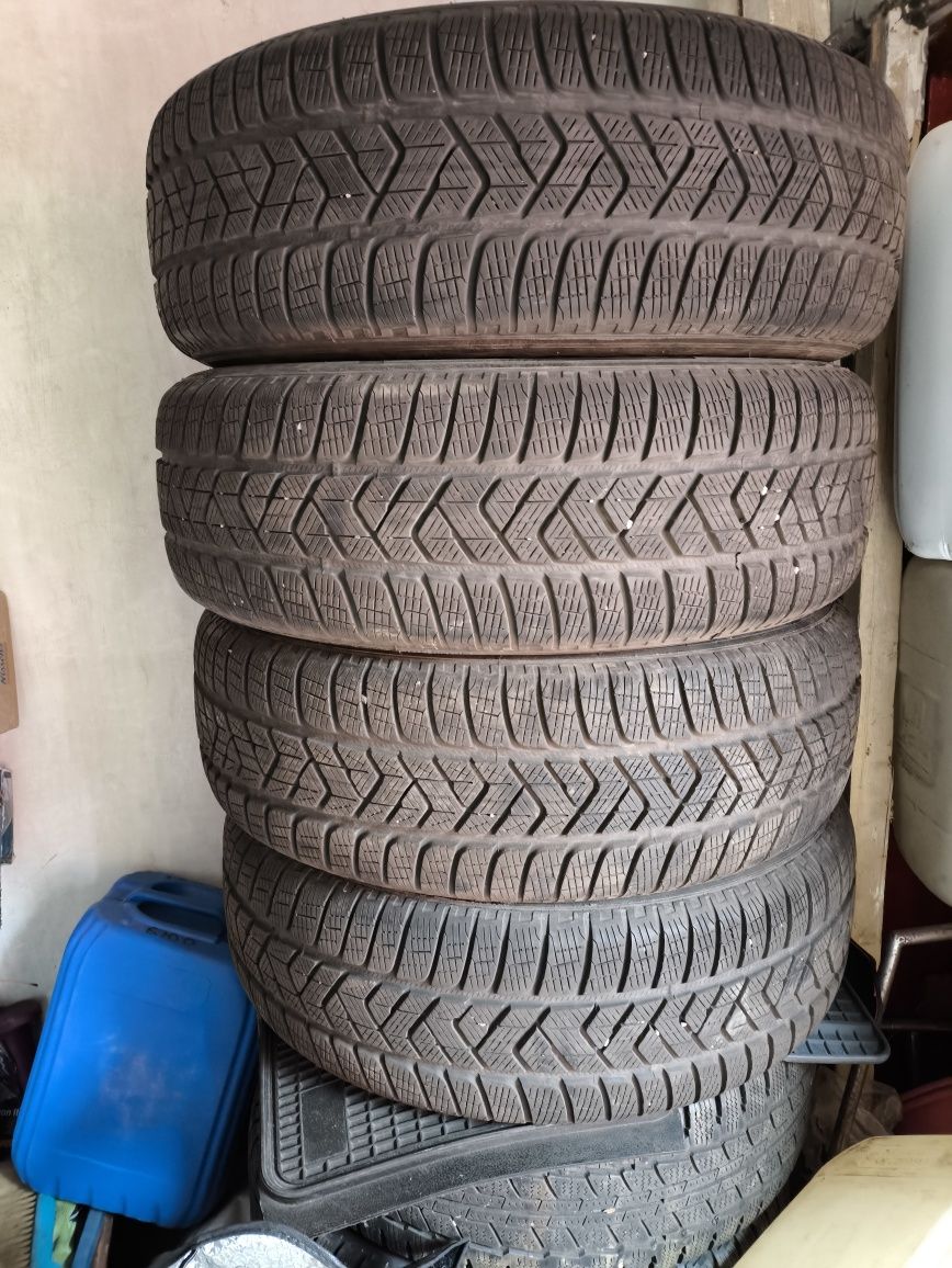 Продам шини зима 225/65r17 хороший стан