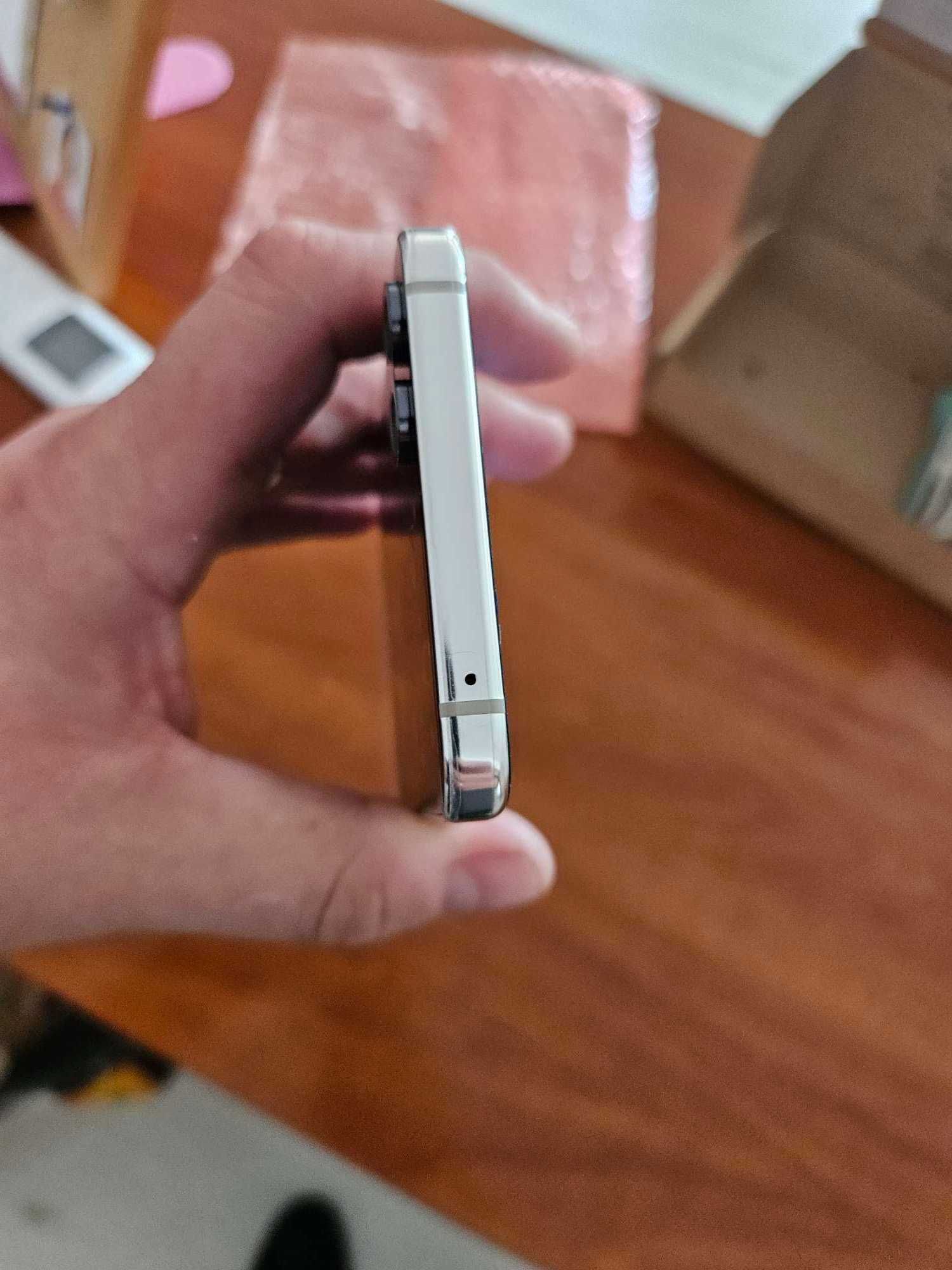 Sprzedam telefon Samsung Galaxy Z Flip 5 8/512GB