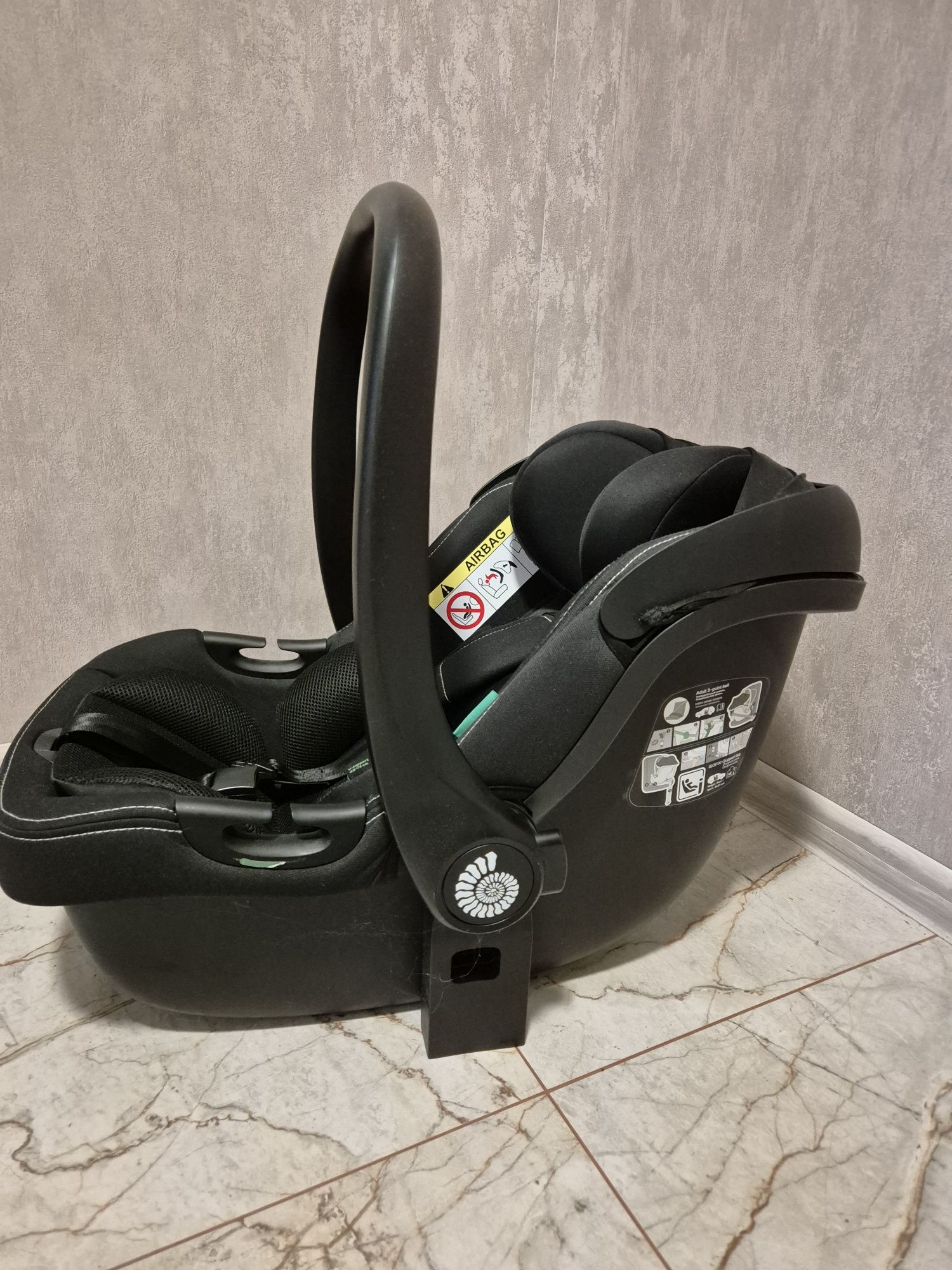 Автокрісло для новонародженого i-Size Carrello Ammonite CRL-8801 Absol