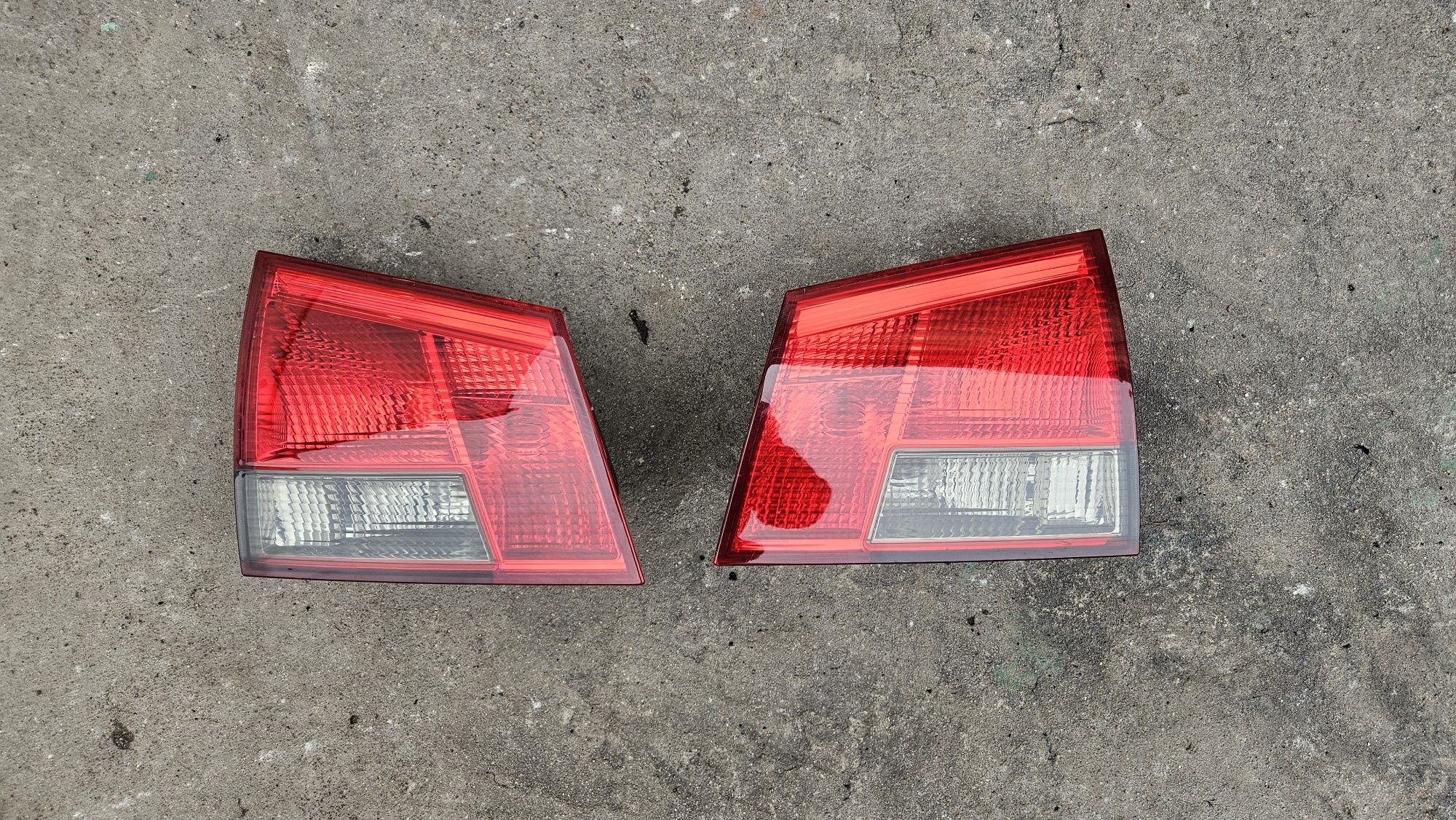 Lampa tył tylna lewa prawa w klape opel vectra c kombi ciemna dymiona