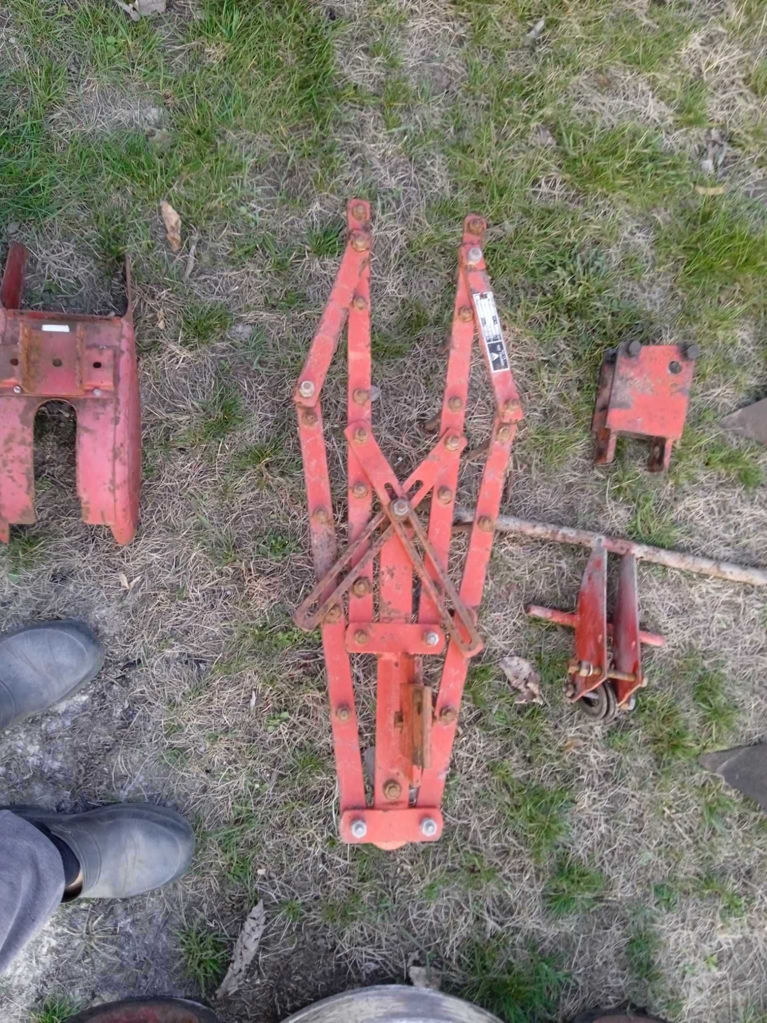 Zestaw dwoch mini ciagniczkow czeskiej produkcji Terra.