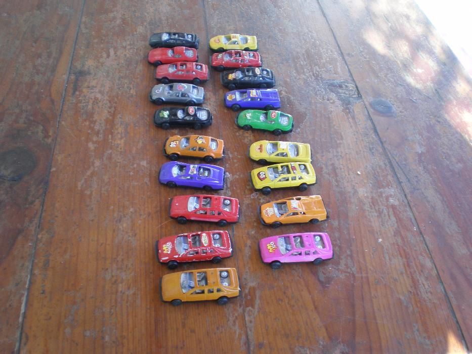 19 carros miniatura