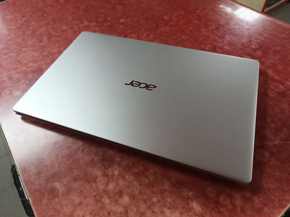 Продам ноутбук Acer Swift SF515-51T N18P2 розбитий екран